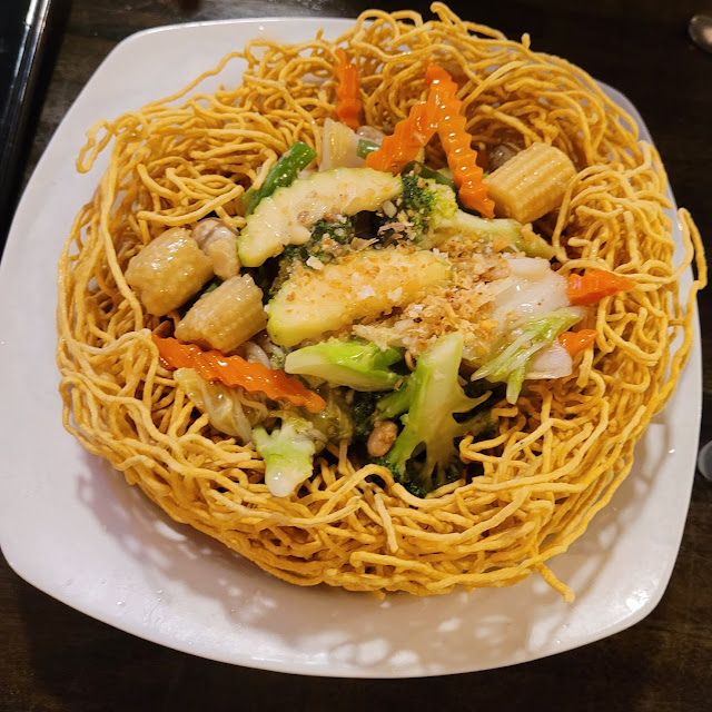Crispy Egg Noodles Rad Nah Mee-Krob