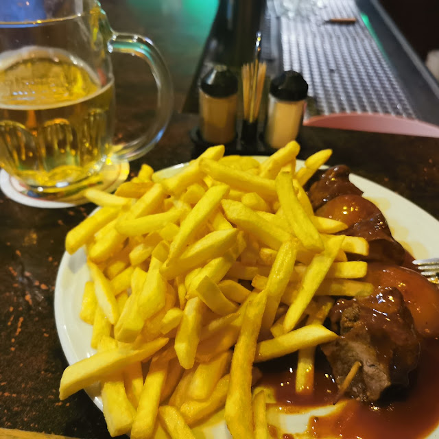 Schaschlick Mit Pommes