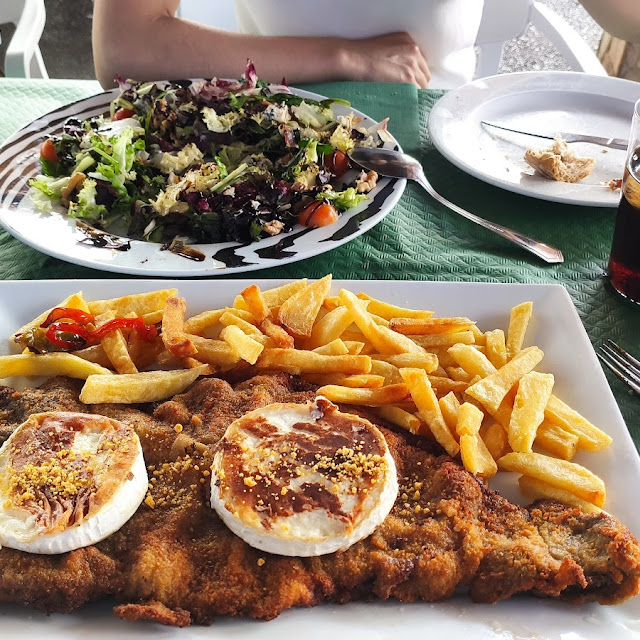 Cachopo de Ternera Con Queso la Peral