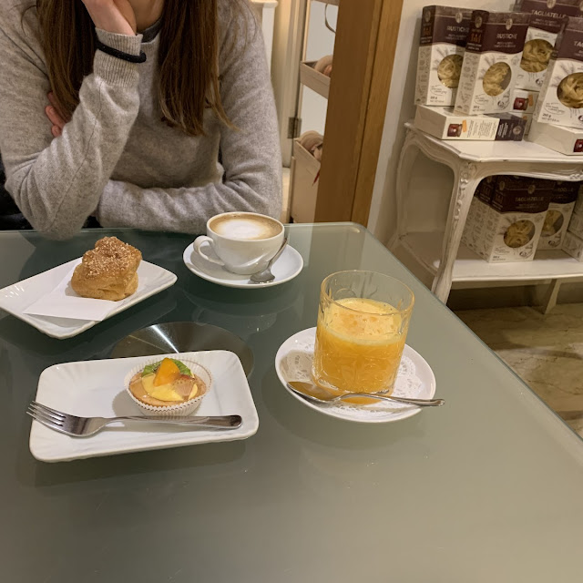 Spremuta E Cappuccino