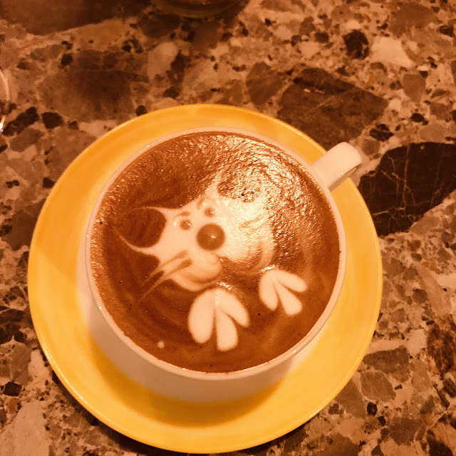 Cafe Barista Avec Dessin de Chat
