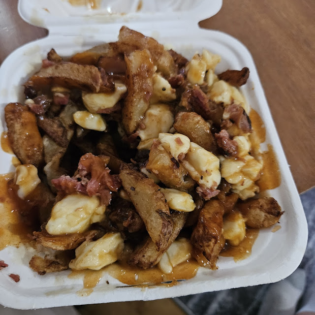 Grande Poutine Large Poutine