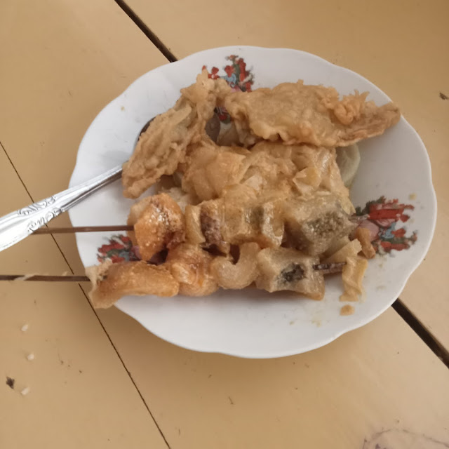 Lontong Sayur Kikil