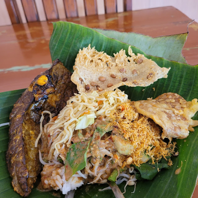 Pecel Contong Paru Goreng