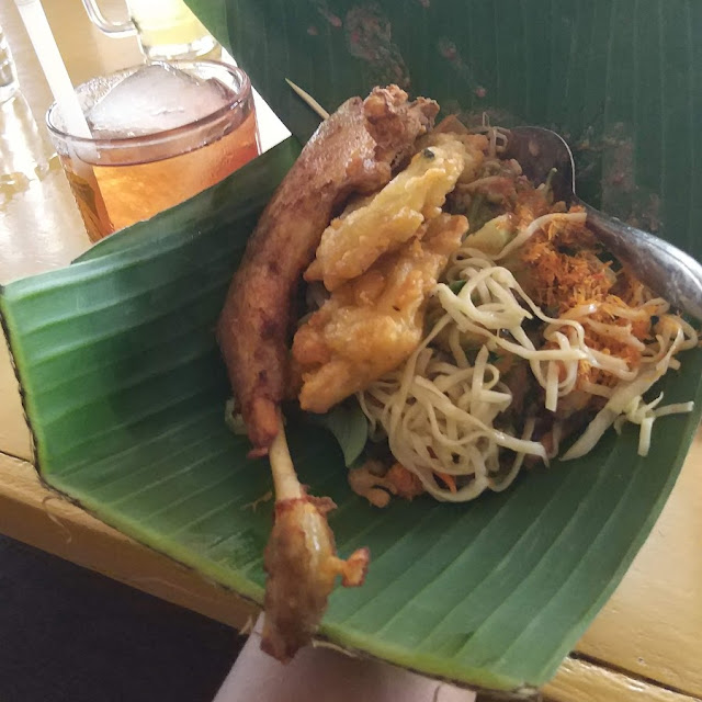 Pecel Contong Ayam Goreng
