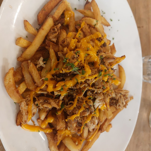 Fries & Pulled Chicken