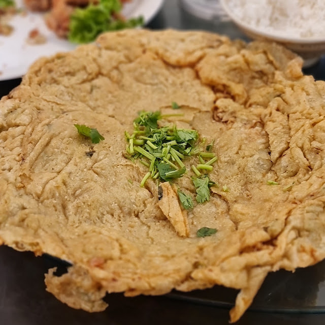 Trieu Chau Fried Oyster Cake