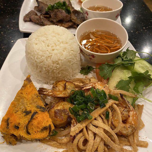 Com Tam DAC Biet- Phonomenal Combo Plate
