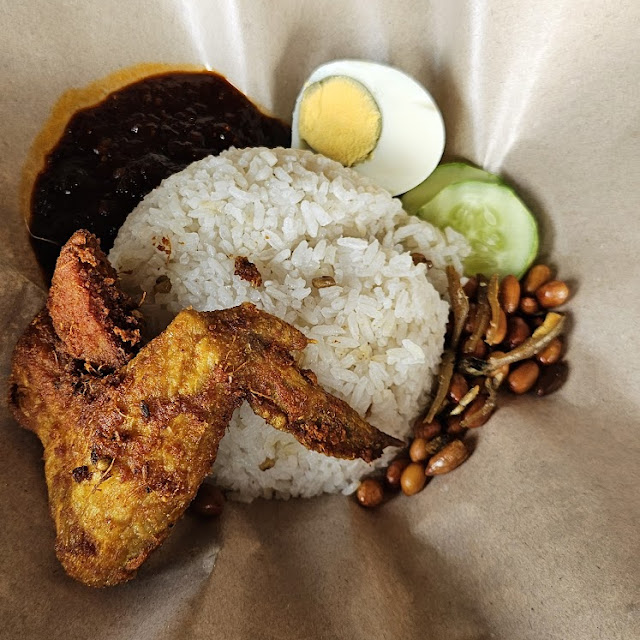 Nasi Lemak Ayam Berempah