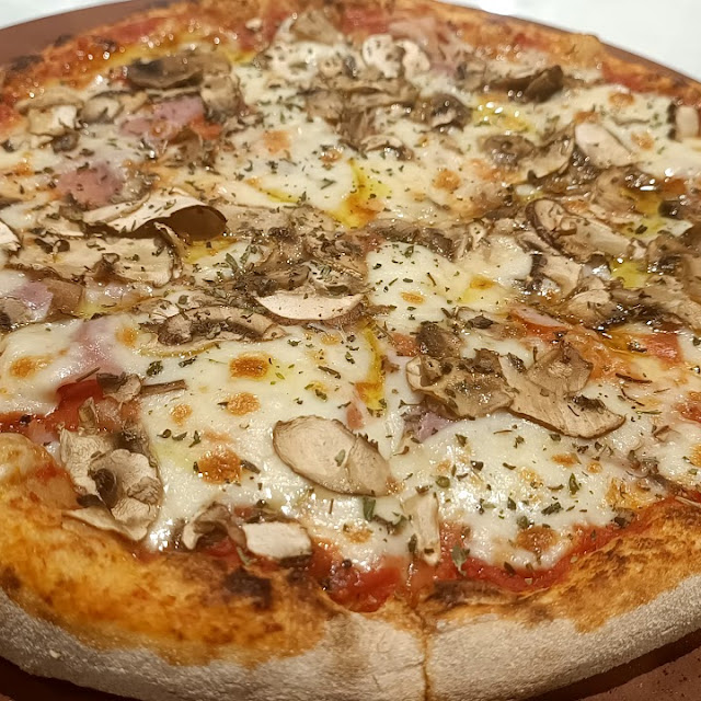 Pizza Reine de Mon Coeur