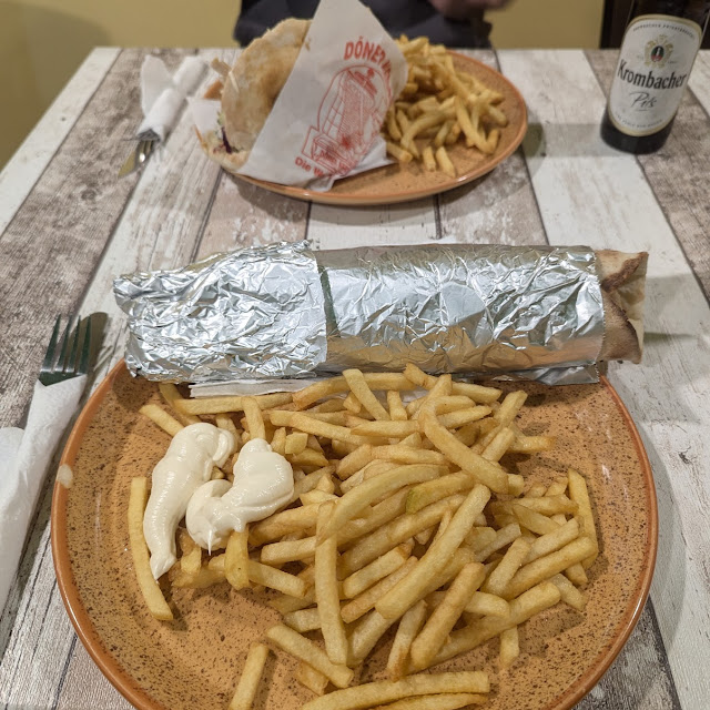 Lahmacun Kebap Mit Pommes
