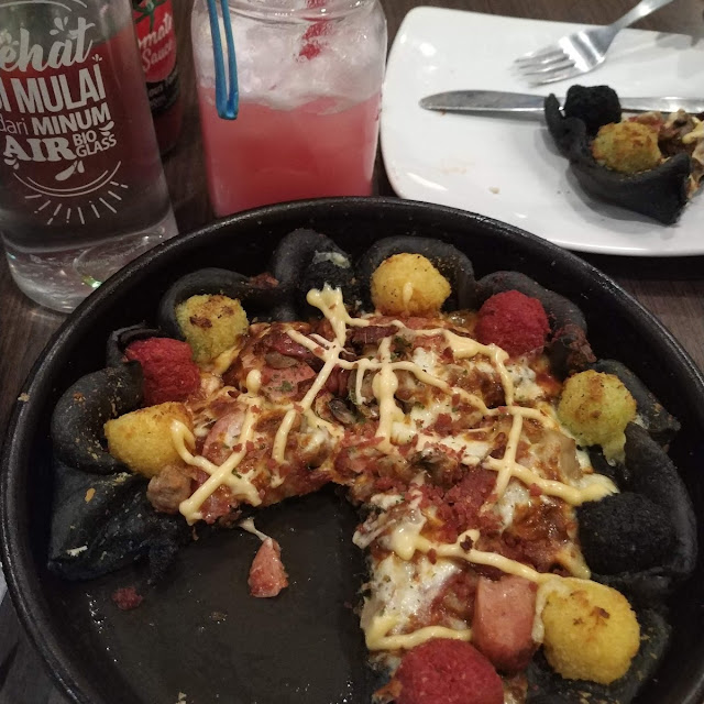 Meat Monsta Chessebomb