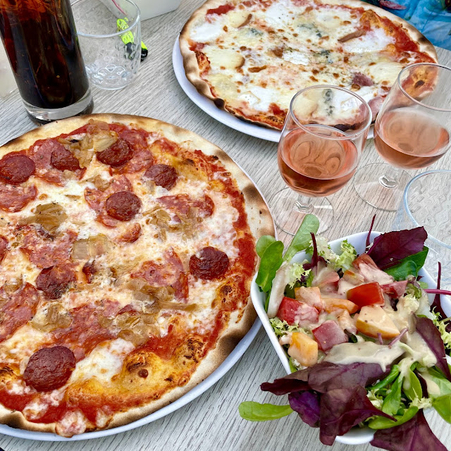 Pizza Vésuve Et Pizza 4 Fromages Jambon
