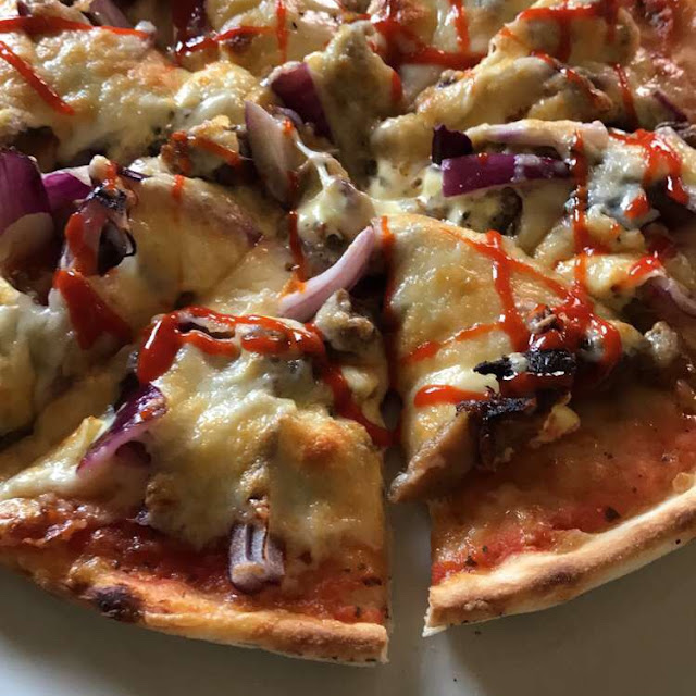 Pizza Hollandaise