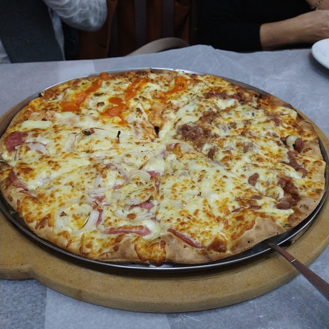 Pizza Filé Alho E Óleo Calabresa Acebolada Frango Catupiri E Chedar