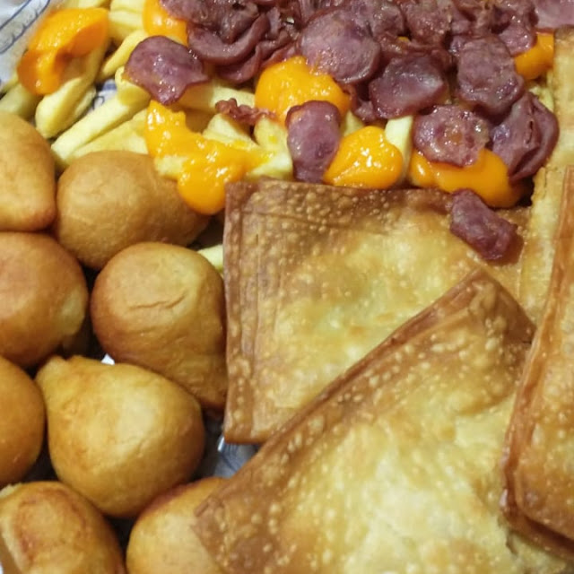 Combo 4 Pastéis 8 Coxinhas E Batatas Fritas Com Calabresa