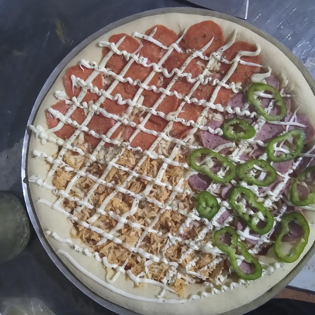 Pizza 3 Sabores Com Borda Recheada