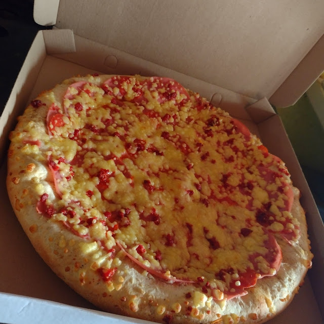 Jamón Peperoni Chorizo Con Orilla de Queso