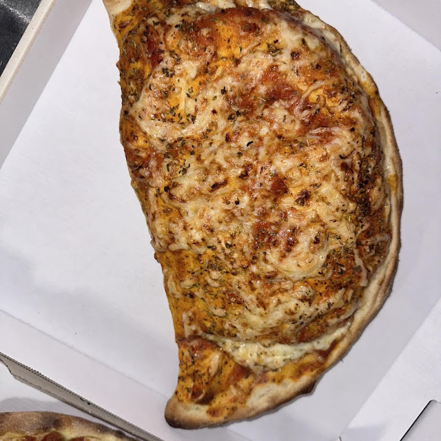13 Pizza Calzone