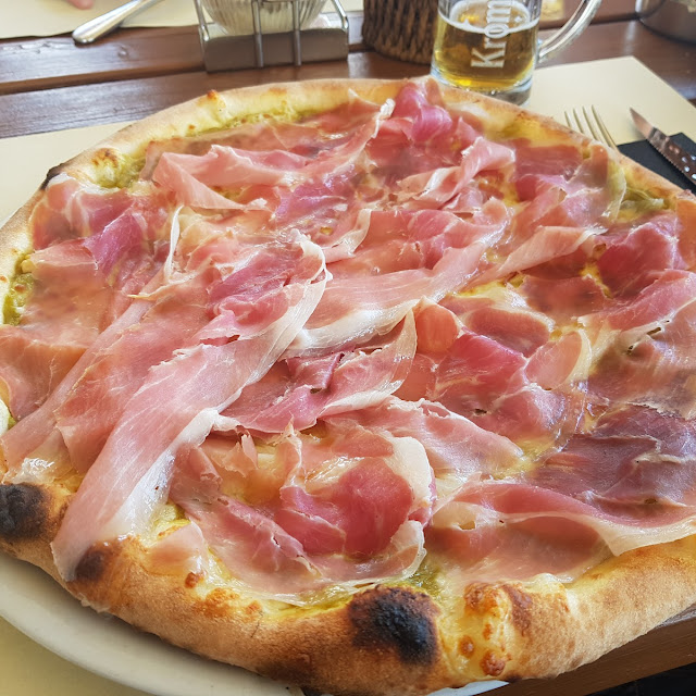 Pizza Sauris