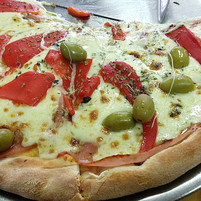 Pizza Con Morrones