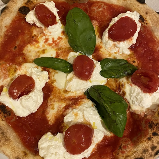 Pizza Gomorra E Super Bufala