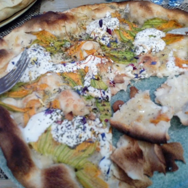 Pizza Fiori Di Zucca E Burrata Di Puglia
