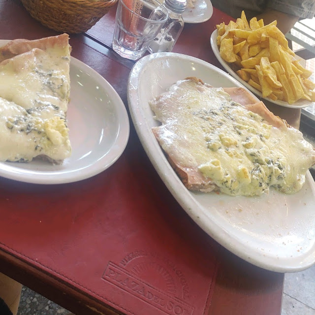 Milanesa Con Jamón Muzzarela Y Roquefort Y Papas Fritas