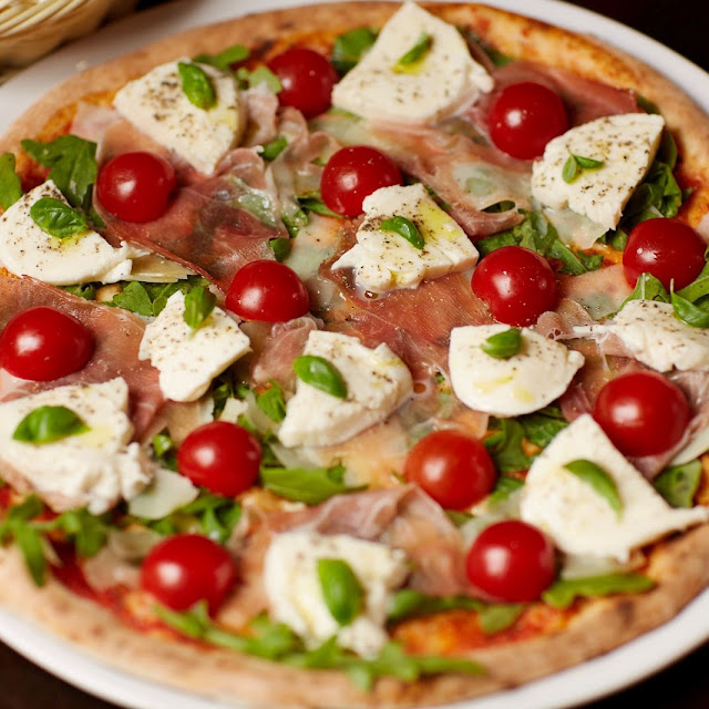 Pizza Caprese