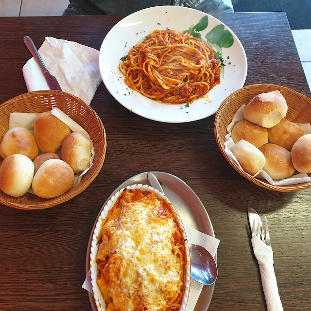 Spaghetti Bolognese Und Dreierlei Nudeln Überbacken