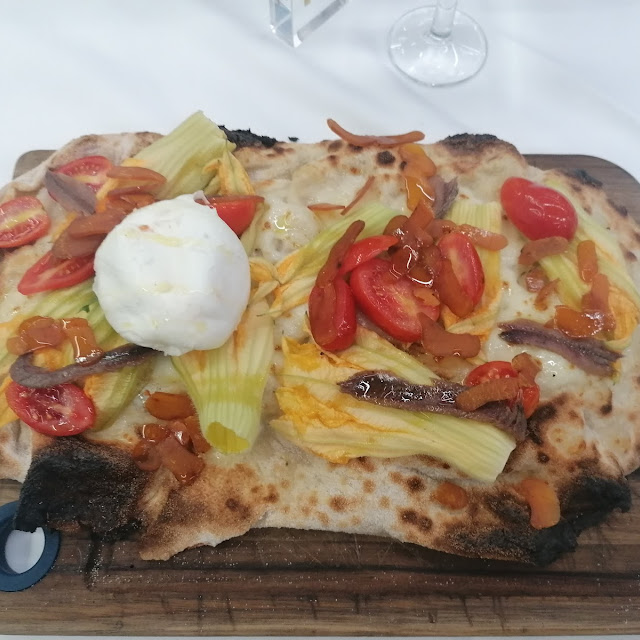 Pinsa Con Fiori Di Zucca E Bottarga