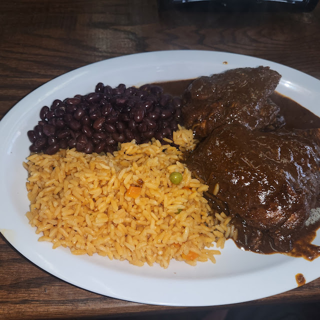 Arroz Y Mole Rojo