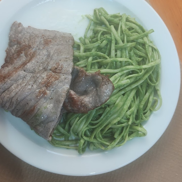 Tallarines Verde Con Bistec