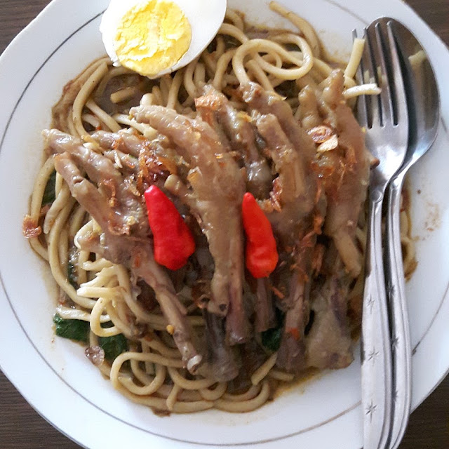 Mie Ceker Pedas