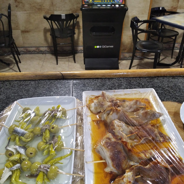 Orejas de Cerdo A la Gallega Y Piparras