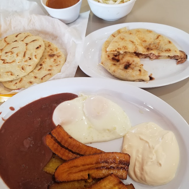 Pupusa Mixta