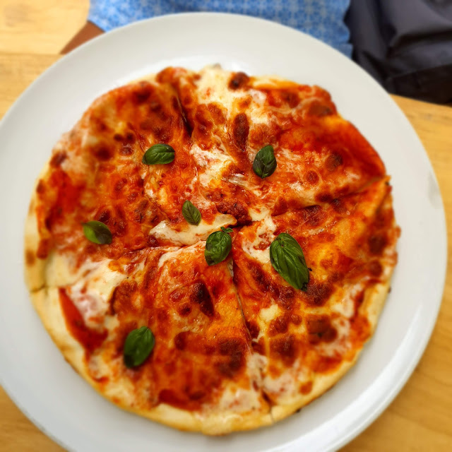Selbstgemachte Pizza