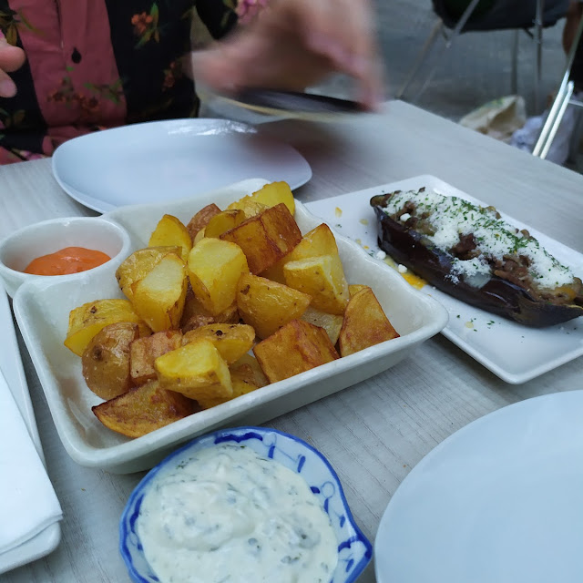 Bravas