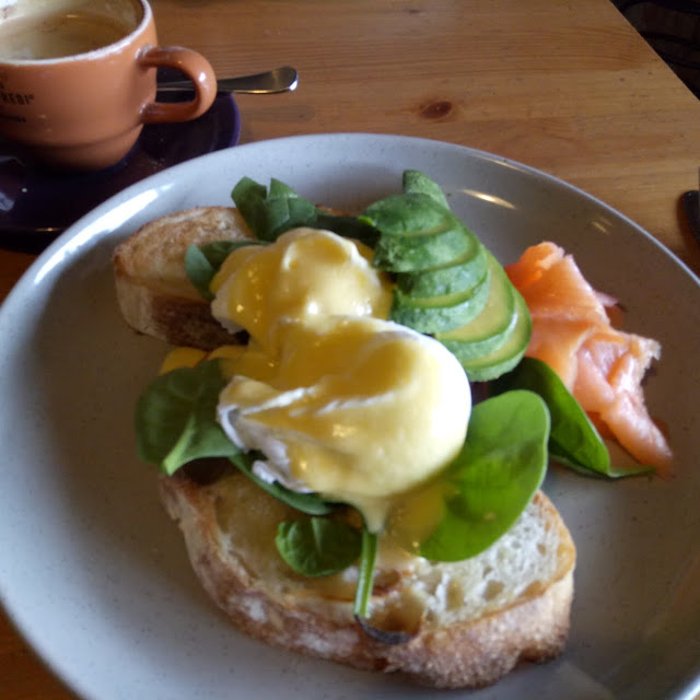 Salmon and Eggs Benidic