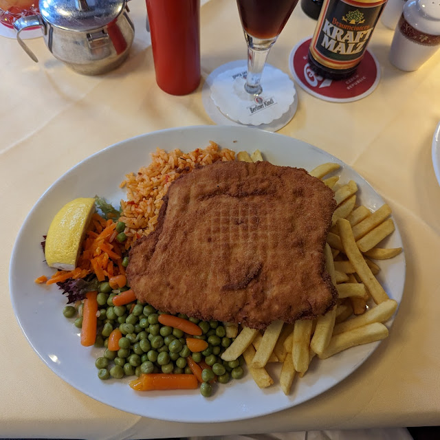 Kalbsschnitzel Mit Pfifferlingen Als Extra Statt Salzkartoffeln Pommes