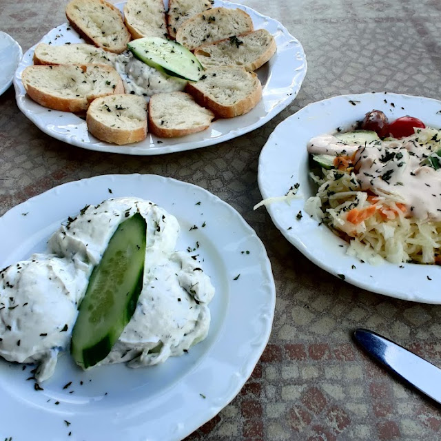 Zaziki Und Beilagen Salatteller