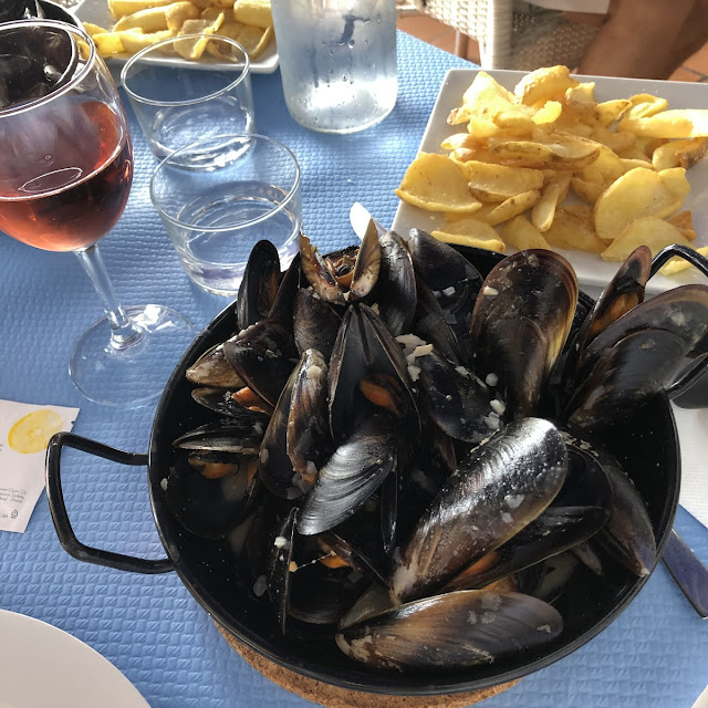 Moules Frites Verre Du Vin Rouge