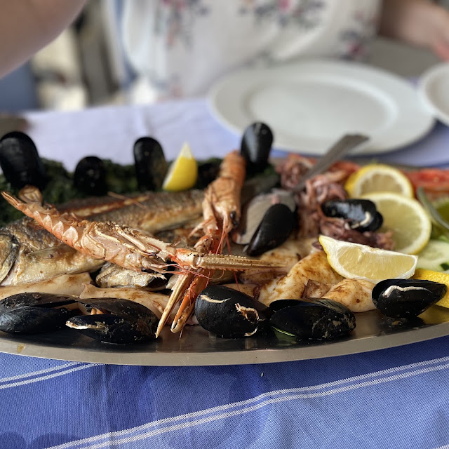 Gegrillte Fischplatte Mit Meeresfrüchten