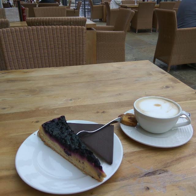 Cappuccino Und Kuchen
