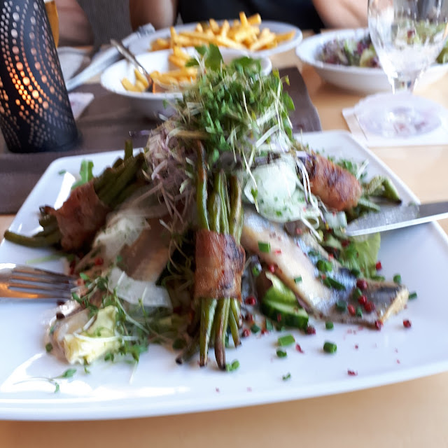 Heringsfilet Mit Speckbohnen Und Bratkartoffeln