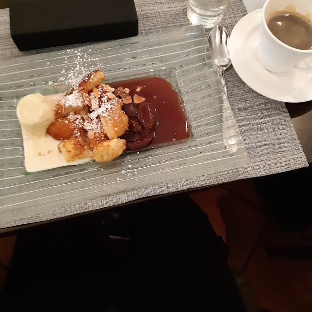 Kaiserschmarrn Mit Vanilleeis Und Zweschgenröster