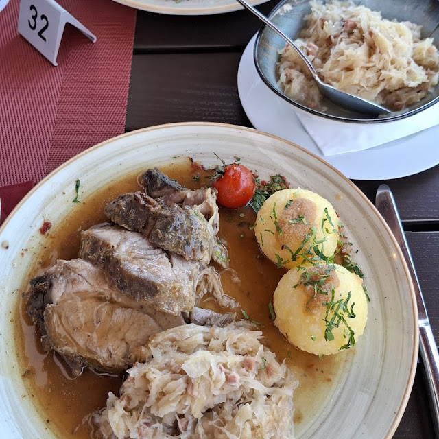 Schweinebraten Mit Sauerkraut