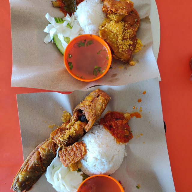 Nasi Ayam Penyet