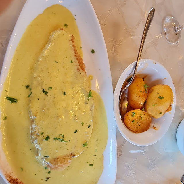 Steinbrißerfilet In Curryrahmsauce Mit Griechischen Backkartoffeln