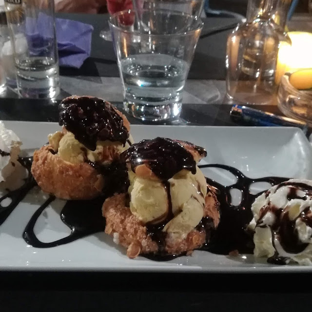 Profiteroles